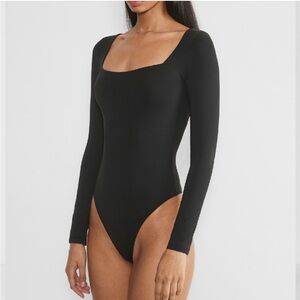 NWOT Babaton Artiztia Black Body contour Black Square neck Bodysuit XS